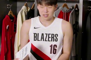 杨瀚森：争取下季和队友在场上用普通话交流战术 让对手懵逼🤣